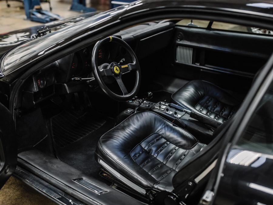 Интерьер Ferrari 512 BB Custom (28981) 1979 года  (фото 12 из 35)